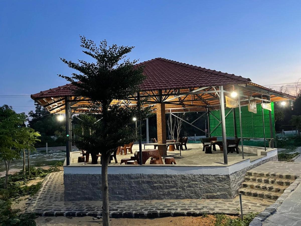 Duc Luu Quang Hotel Binh Thuan Tuy Phong Eksteriør bilde